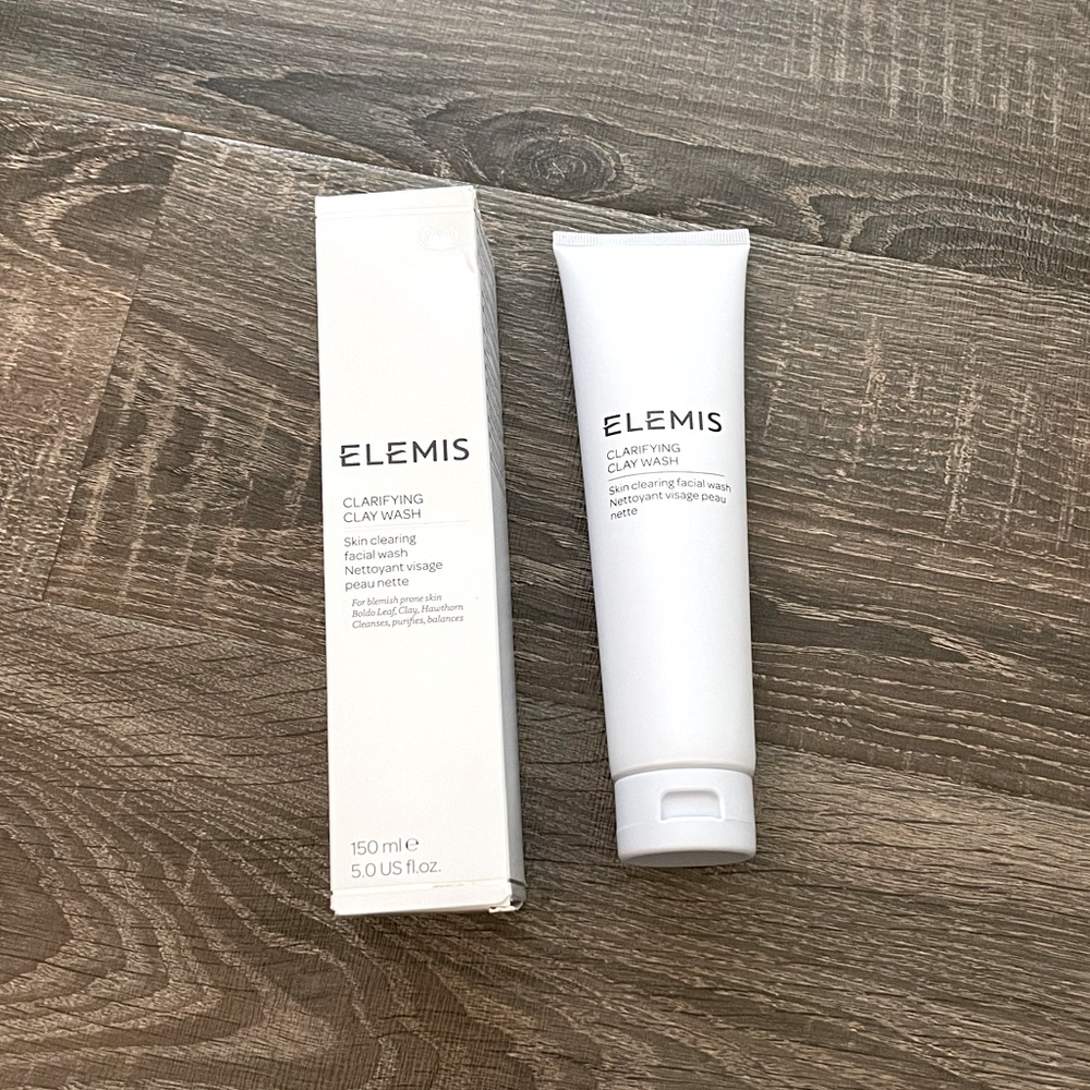 Elemis Clarifying Clay Wash
Skin-Clearing Facial Wash